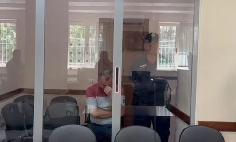 VENDIMI/ Gjykata lë në burg mashtruesin serial Indrit Aliu pasi akuzohet për mashtrimin serial të biznesmenëve se gjoja do t’u jepte tenderë