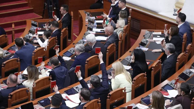 Mazhoranca rrëzon kërkesën e opozitës për interpelancë me Ramën 